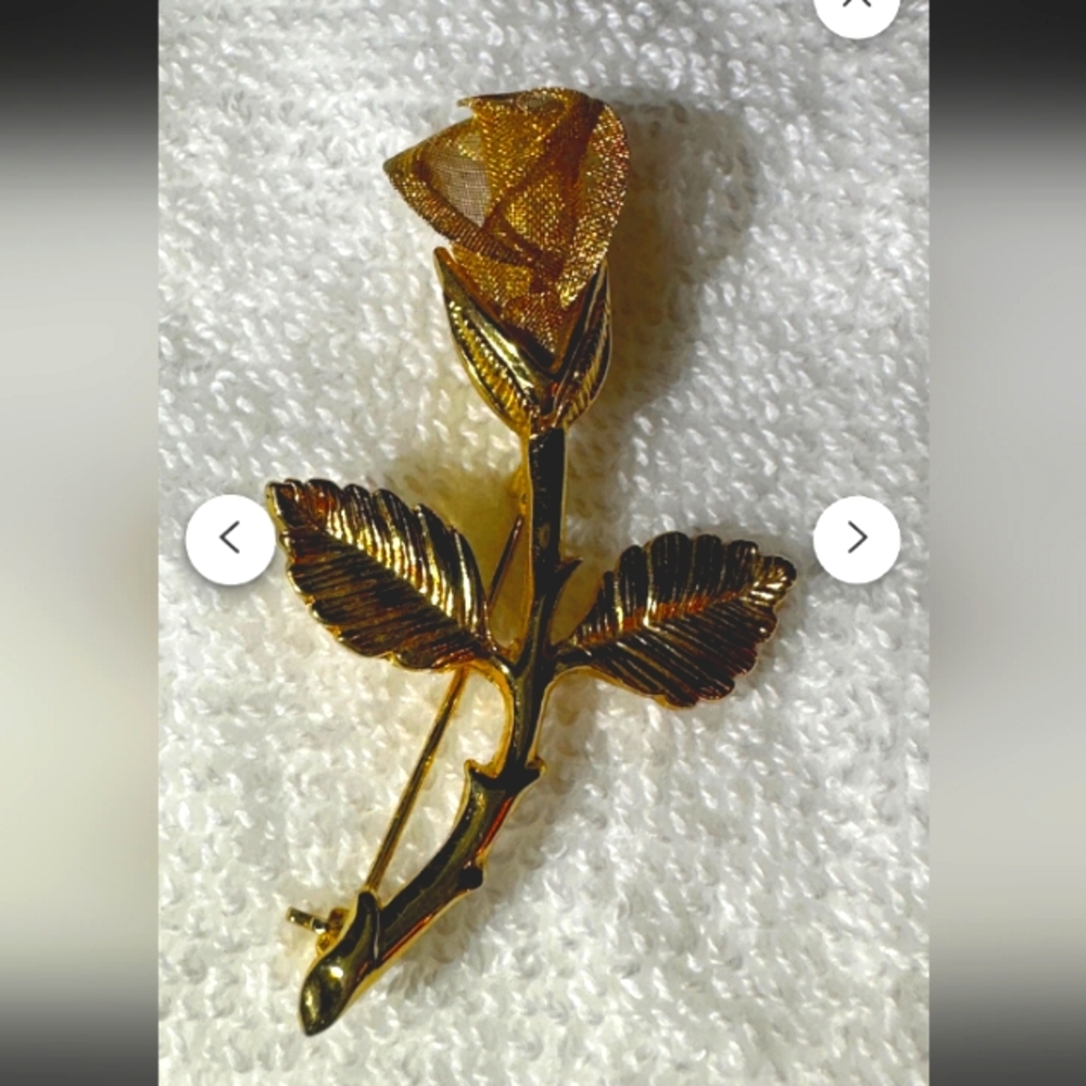 Vintage gold tone Rose broach signed aai
